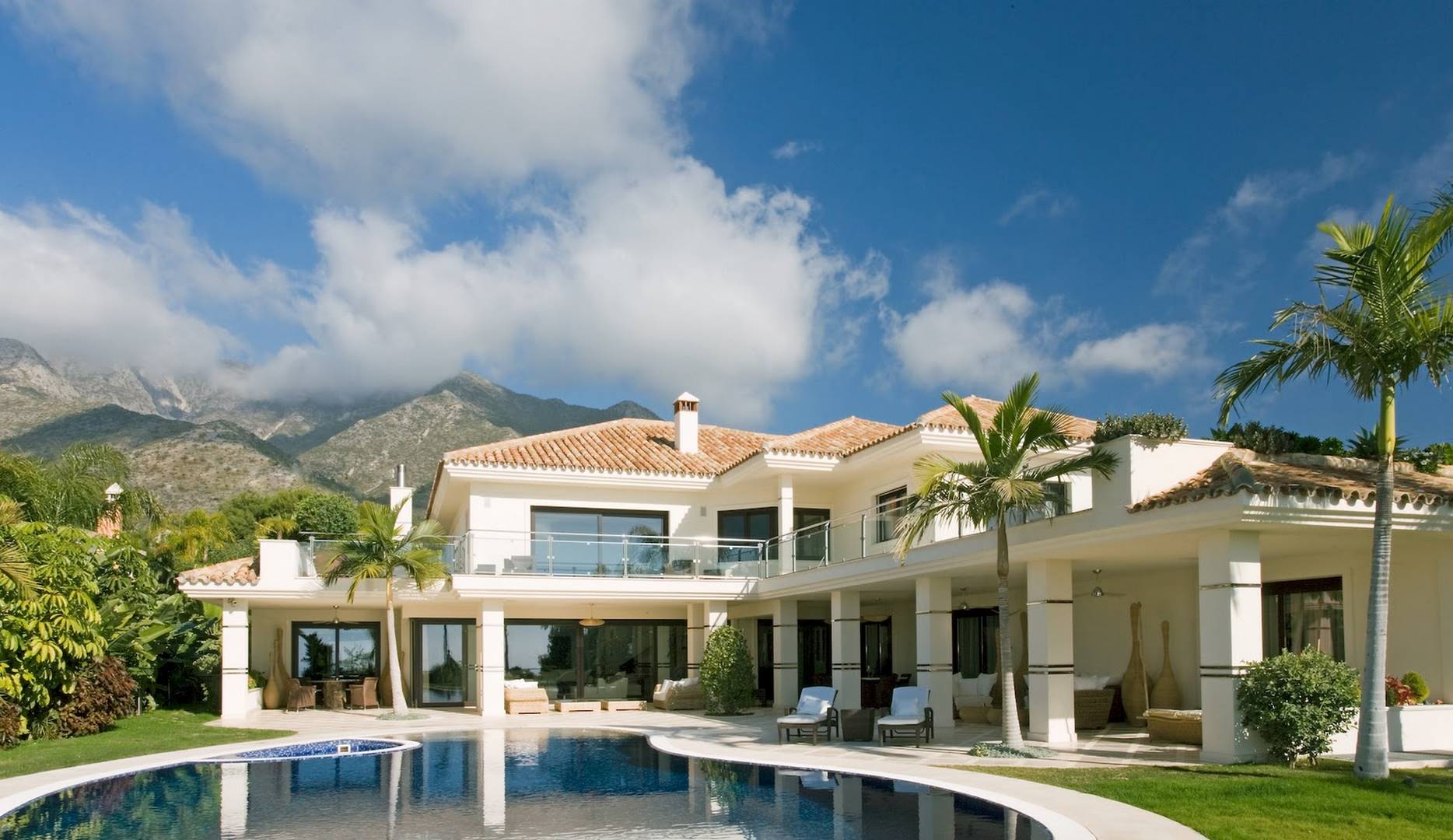Rent a Hideaway Luxury Villa Marbella